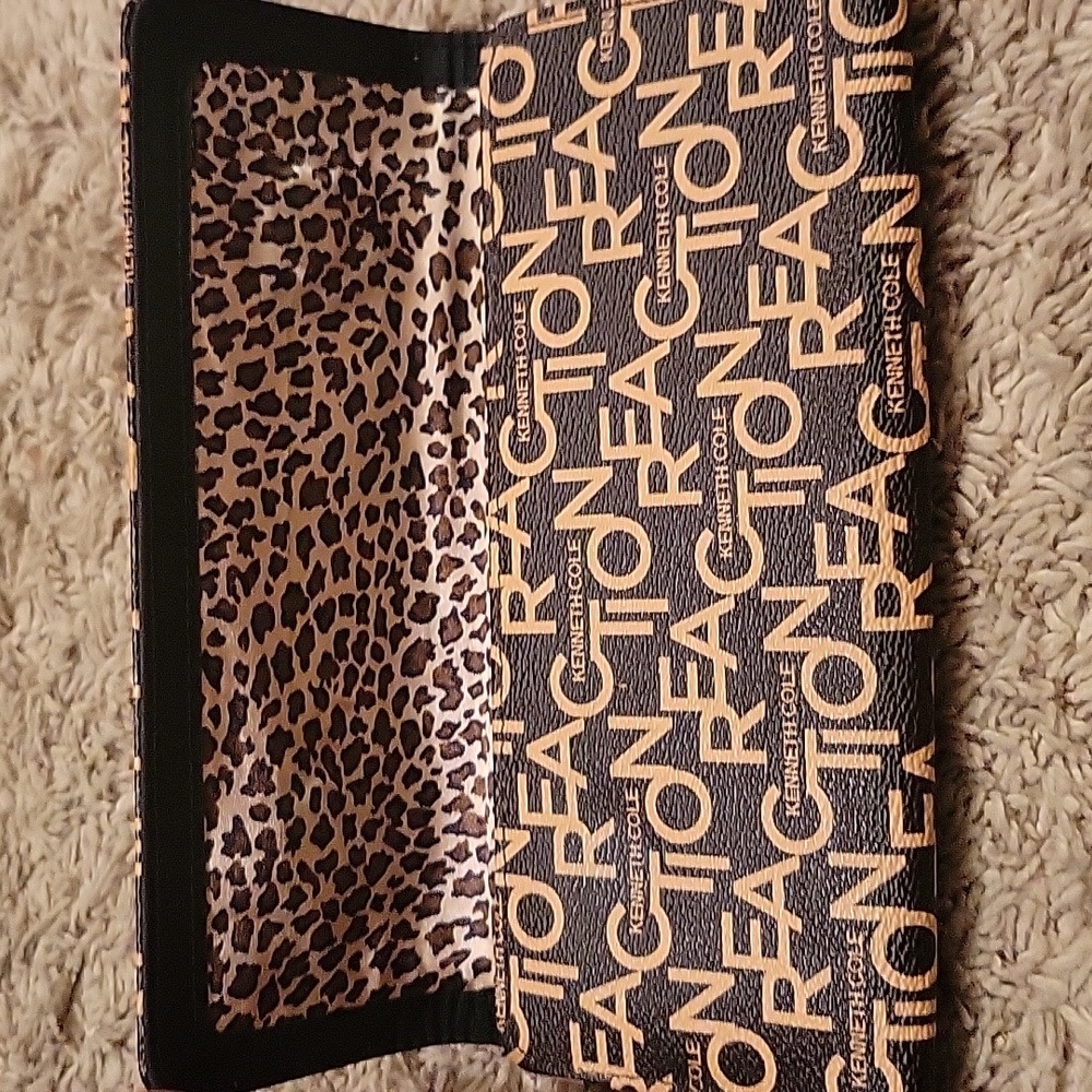Kenneth Cole Wallet - Picture 4 of 6